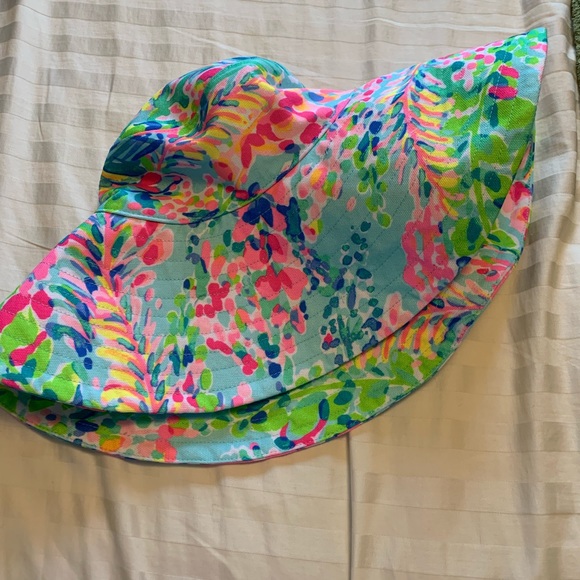 Lilly Pulitzer Accessories - Lilly Pulitzer bucket hat NWT